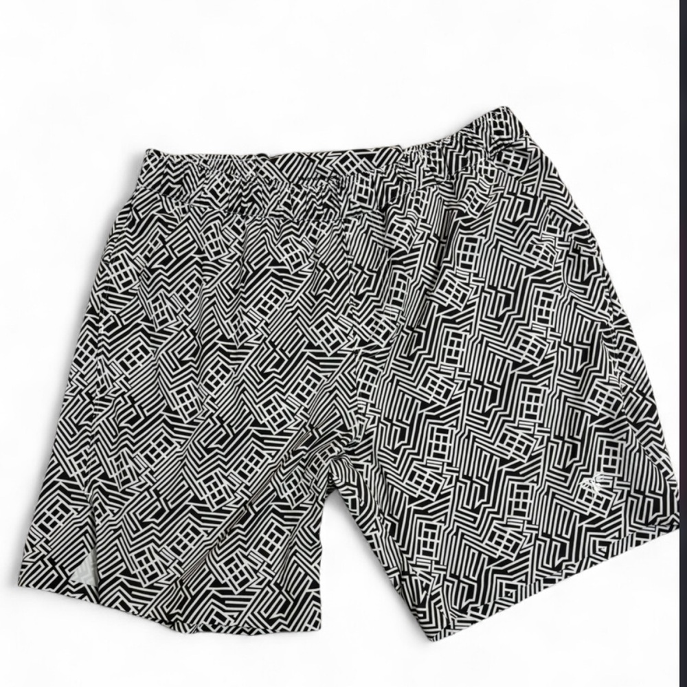 Sigrún Black & White Geometric Tennis Shorts
